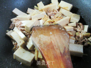 肉丝笋丝炒香锅豆腐步骤15