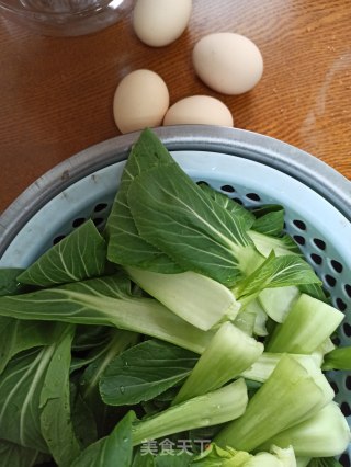青菜烩荷包蛋步骤1