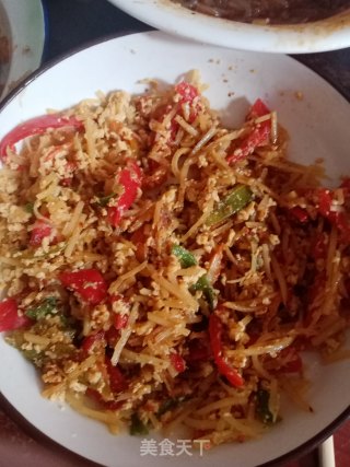 青椒红椒糖醋土豆丝炒鸡蛋步骤14
