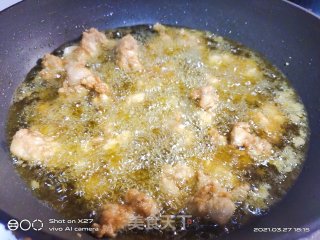 青椒芹菜炒鸡肉步骤5 青椒芹菜炒鸡肉步骤5