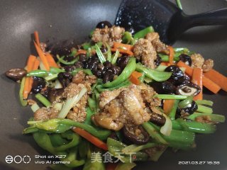 青椒芹菜炒鸡肉步骤9 青椒芹菜炒鸡肉步骤9