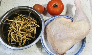 黄花菜烧鸡步骤1 黄花菜烧鸡步骤1