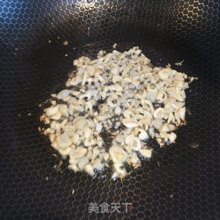 蒜蓉炒豌豆苗步骤3