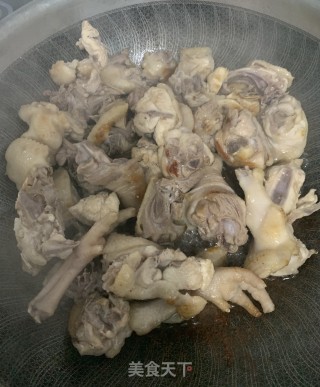 蒜头焖鸡步骤4