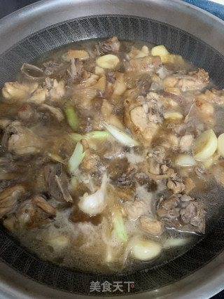 蒜头焖鸡步骤7