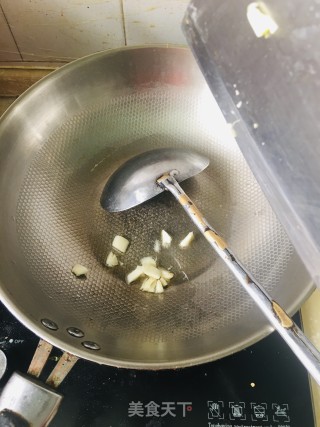 剁辣椒炒莲花菜步骤1
