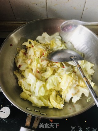 剁辣椒炒莲花菜步骤3