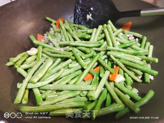 肉末炒豆角步骤4