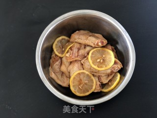 柠檬蜂蜜烤翅步骤3 柠檬蜂蜜烤翅步骤3