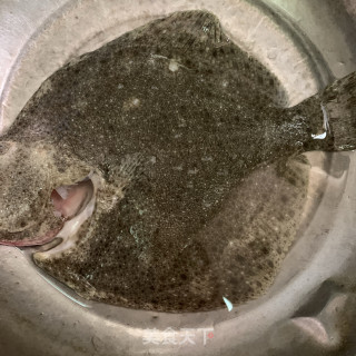 黄豆酱焖多宝鱼步骤1
