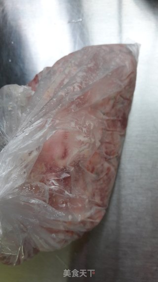 肉末炒甜豆粒步骤2