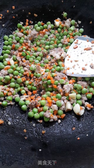 肉末炒甜豆粒步骤6
