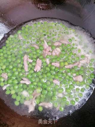 肉丝炒豌豆步骤4