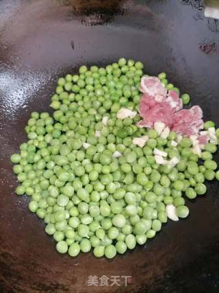 肉丝炒豌豆步骤2