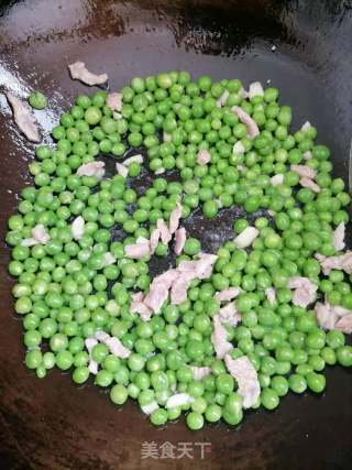 肉丝炒豌豆步骤3