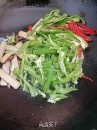 青椒炒鸡蛋干步骤3