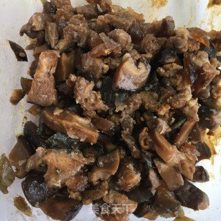 香菇肉末烧杏鲍菇步骤2