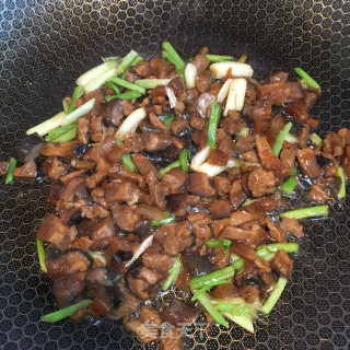 香菇肉末烧杏鲍菇步骤5