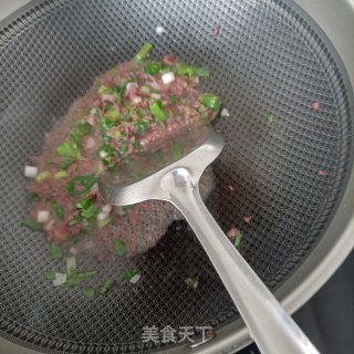 春葱鸡蛋炒蜢子虾酱步骤8