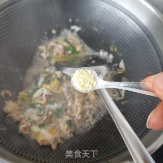 春葱鸡蛋炒蜢子虾酱步骤11