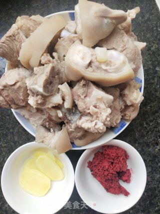 砂锅猪蹄煲步骤1