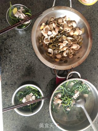 酸菜焖猪大肠步骤6
