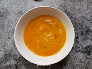 胡萝卜蒜苗炒鸡蛋步骤4