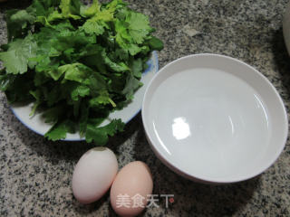 芹菜叶蒸鸡蛋步骤1