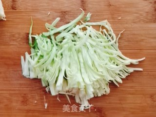 鸡蛋粉丝炒包菜步骤2