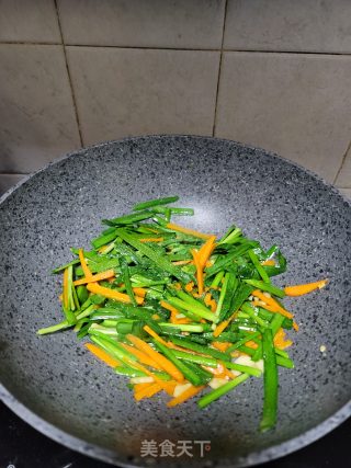胡萝卜炒韭菜步骤6 胡萝卜炒韭菜步骤6