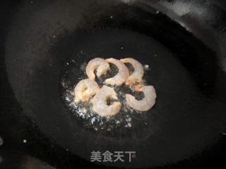 鸡蛋虾仁炒韭菜步骤5