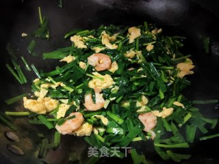鸡蛋虾仁炒韭菜步骤10