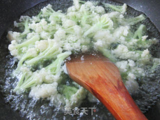 鸡胸肉炒花菜步骤8