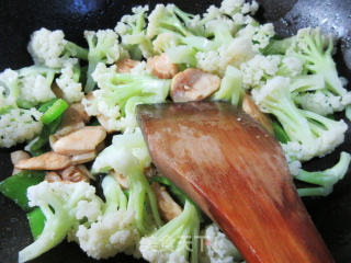 鸡胸肉炒花菜步骤10