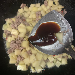 土豆炒肉末步骤6