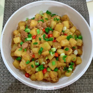 土豆炒肉末步骤10