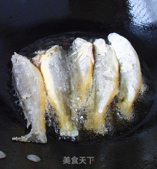 酱烧小黄鱼步骤3