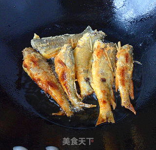 酱烧小黄鱼步骤4