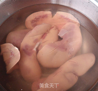 蒜苗炒猪腰步骤1 蒜苗炒猪腰步骤1