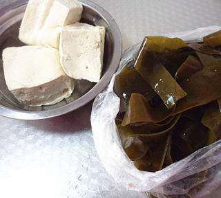 豆腐炖海带步骤1
