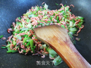 小虾米炒芹菜步骤6