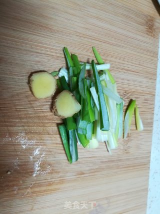 炒肉豆角丝步骤3