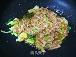 炒肉豆角丝步骤6