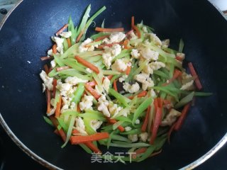 胡萝卜莴笋炒蛋步骤5 胡萝卜莴笋炒蛋步骤5