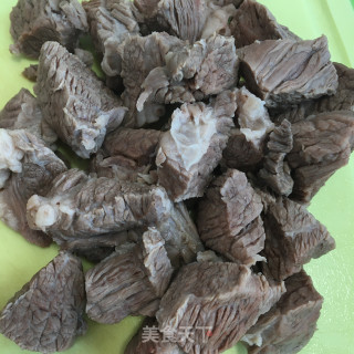 咖喱土豆烧牛腩步骤1 咖喱土豆烧牛腩步骤1