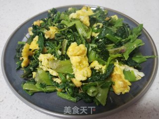 菠菜炒鸭蛋步骤5