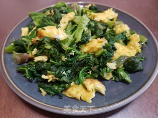 菠菜炒鸭蛋步骤6