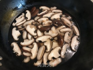 火麻仁鲜蘑肉片步骤3 火麻仁鲜蘑肉片步骤3