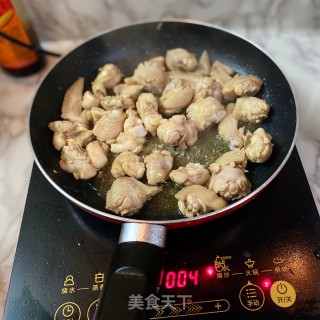 香辣鸡翅焖土豆步骤4