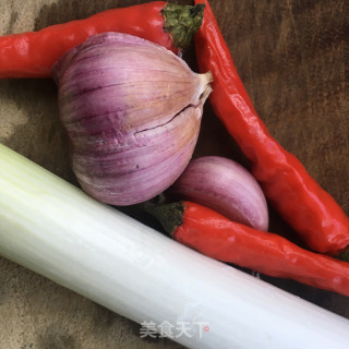 松茸炒西芹步骤1